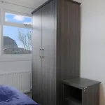 Sleek & Tranquil Corner On Durham Road, Sleeps 4 *