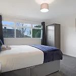 Sleek & Tranquil Corner On Durham Road, Sleeps 4 * Lackenby