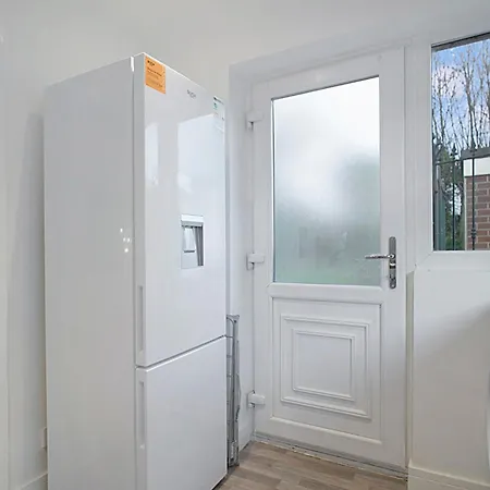 Daire Sleek & Tranquil Corner On Durham Road, Sleeps 4 *