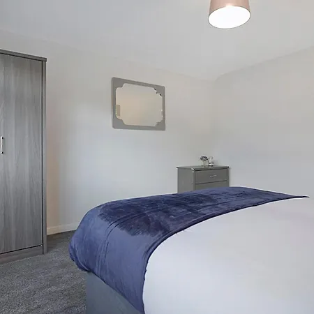 Daire Sleek & Tranquil Corner On Durham Road, Sleeps 4 Lackenby