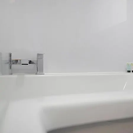 Sleek & Tranquil Corner On Durham Road, Sleeps 4 Апартаменты Lackenby