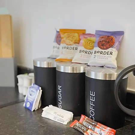 Sleek & Tranquil Corner On Durham Road, Sleeps 4 Апартаменты *