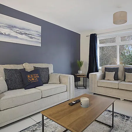 Sleek & Tranquil Corner On Durham Road, Sleeps 4 Lackenby