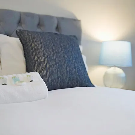 Sleek & Tranquil Corner On Durham Road, Sleeps 4 Апартаменты