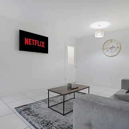 Sleek & Tranquil Corner On Durham Road, Sleeps 4 *