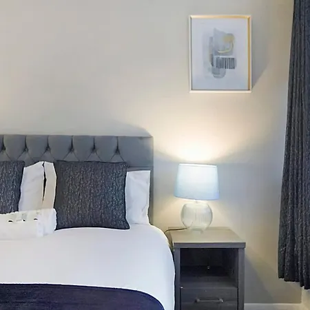 Sleek & Tranquil Corner On Durham Road, Sleeps 4 * Lackenby