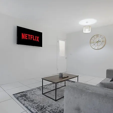 Sleek & Tranquil Corner On Durham Road, Sleeps 4 Daire
