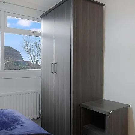 Sleek & Tranquil Corner On Durham Road, Sleeps 4 * Lackenby