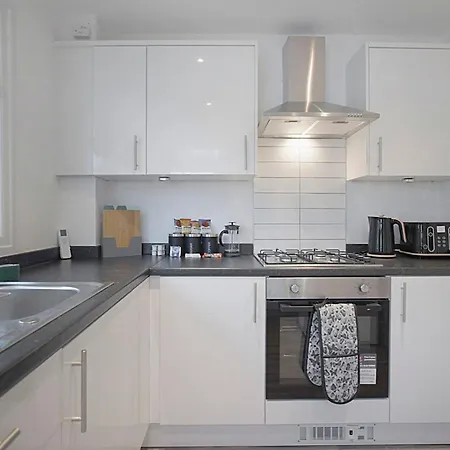 Sleek & Tranquil Corner On Durham Road, Sleeps 4 Lackenby