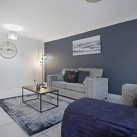 Sleek & Tranquil Corner On Durham Road, Sleeps 4 Apartmán